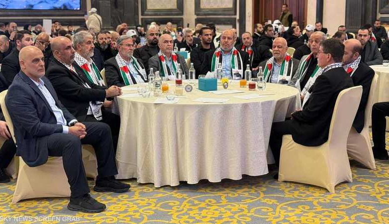 قادة من حماس يستقبلون "الأسرى المُبعدين" في القاهرة 1 قادة من حماس يستقبلون "الأسرى المُبعدين" في القاهرة