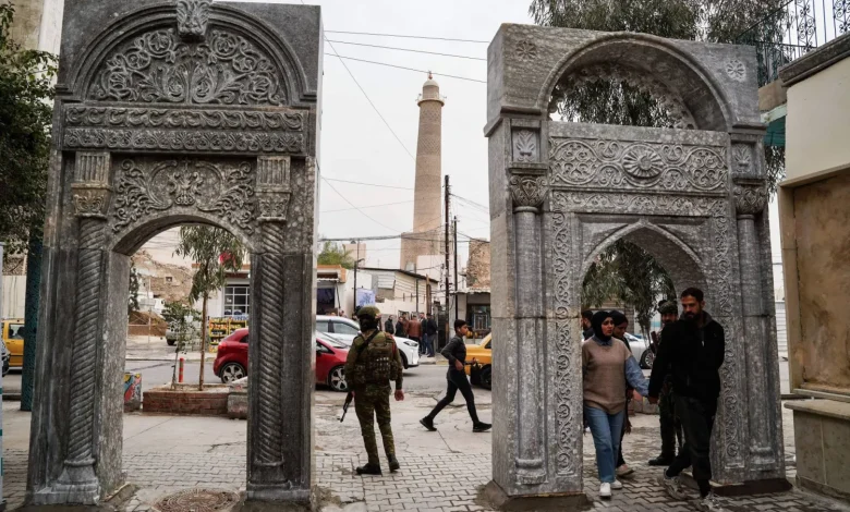 العراق يحافظ على التصنيف الائتماني رغم التحديات الاقتصادية والسياسية 1 الموصل القديمة... وعلى خلفيتها منارة الحدباء التاريخية لمسجد النوري