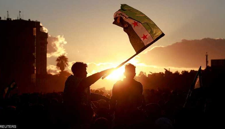 حكاية علم.. سوريا تعتمد "الأخضر" ذو النجوم الثلاث 1 حكاية علم.. سوريا تعتمد "الأخضر" ذو النجوم الثلاث