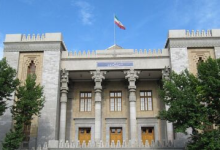 مسؤول إيراني يؤكد: باب المفاوضات غير المباشرة مع واشنطن لا يزال مفتوحًا