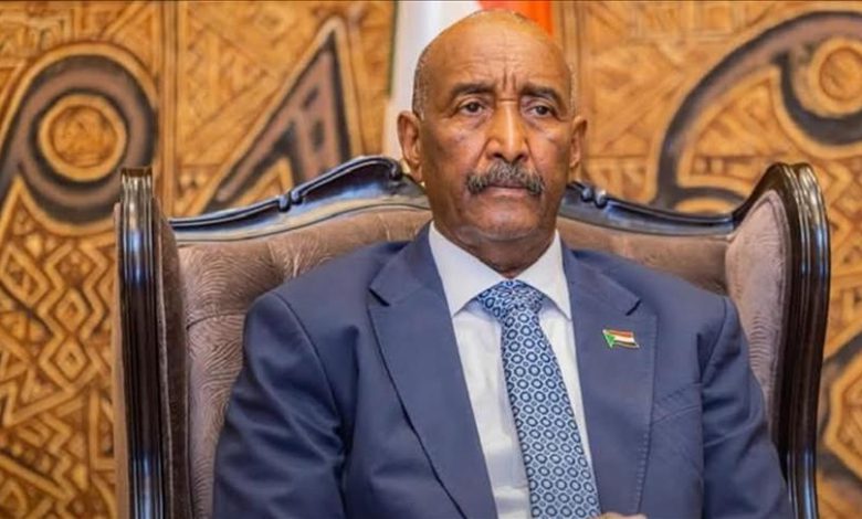 البرهان يصل مصر لبحث استعادة الاستقرار والتنمية في السودان