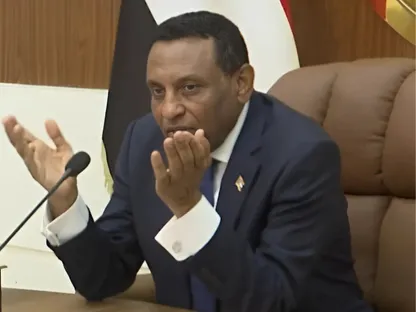 كامل إدريس يحل الحكومة السودانية ويعلن أولويات المرحلة المقبلة 1 كامل إدريس يحل الحكومة السودانية ويعلن أولويات المرحلة المقبلة