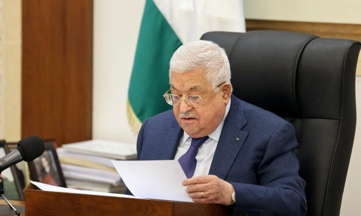 الرئيس محمود عباس يصدر مرسوماً بتشكيل لجنة صياغة الدستور المؤقت استعدادًا للانتخابات الفلسطينية