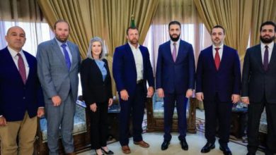 الشرع يستقبل وفدًا من الكونجرس الأمريكي في دمشق ويؤكد على وحدة سوريا ويهدئ المخاوف من التقسيم