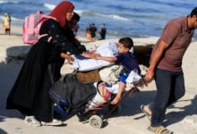 لليوم الثالث.. مئات الآلاف من الفلسطينيين يعودون لمناطقهم بغزة