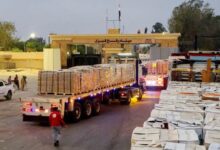 بدء دخول شاحنات وقود ومساعدات من مصر إلى غزة