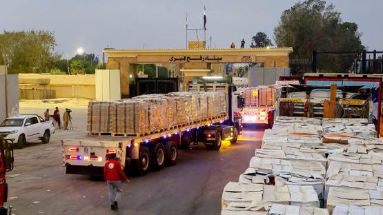 بدء دخول شاحنات وقود ومساعدات من مصر إلى غزة 1 بدء دخول شاحنات وقود ومساعدات من مصر إلى غزة