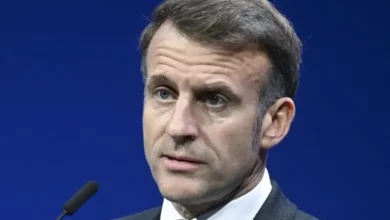 ماكرون يدعو إلى “علاقة هادئة” مع الجزائر وسط تصاعد الجدل السياسي