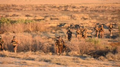 العراق يعلن استكمال أجزاء واسعة من شبكة دفاعية جديدة على حدوده مع دول الجوار