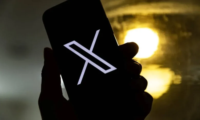 منصة "إكس" تقدم ميزة جديدة لكشف موقع الحسابات وسط انتقادات المستخدمين