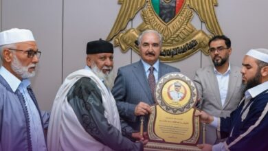 حفتر يستقبل وفد قبائل غريان ويؤكد أن الحل السياسي في ليبيا يصنعه الليبيون