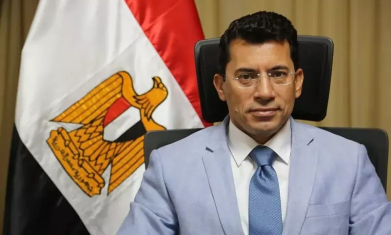 وزير الشباب والرياضة المصري، الدكتور أشرف صبحي