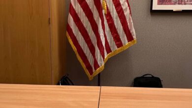 وزير الدفاع الأوكراني يكسر قلمه أثناء اجتماع بشأن خطة تسوية الحرب 2 وزير الدفاع الأوكراني يكسر قلمه أثناء اجتماع بشأن خطة تسوية الحرب