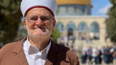 الشيخ عكرمة صبري يمثل أمام محكمة الصلح الإسرائيلية في قضية سياسية