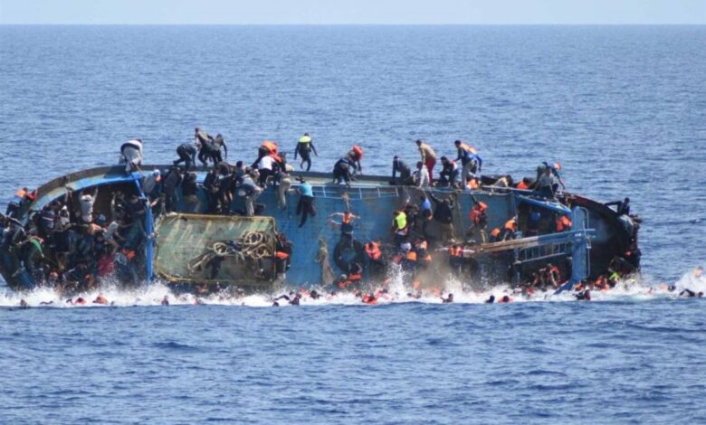 مصرع 42 مهاجراً إثر غرق قارب قبالة السواحل الليبية 1 مصرع 42 مهاجراً إثر غرق قارب قبالة السواحل الليبية