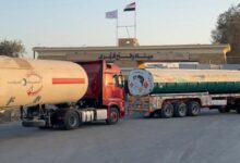 دخول شاحنات مساعدات مصرية إلى غزة وتنسيق دولي لتثبيت وقف النار