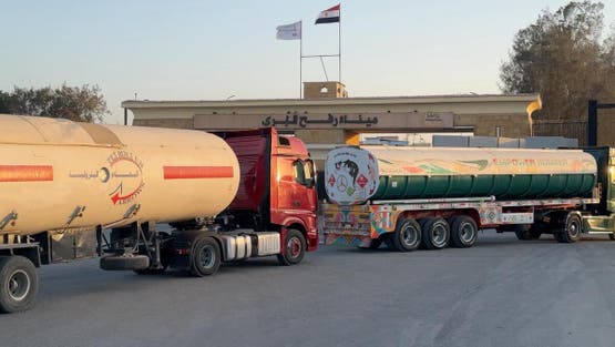 دخول شاحنات مساعدات مصرية إلى غزة وتنسيق دولي لتثبيت وقف النار