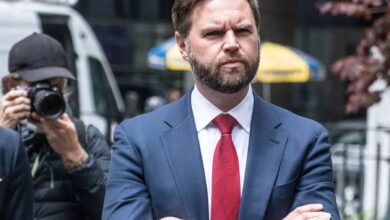 نائب الرئيس الأميركي ينتقد نواباً ديمقراطيين بسبب دعوات تجاهل أوامر ترامب