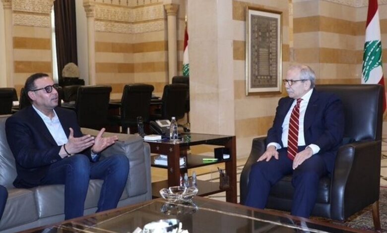 رئيس الحكومة اللبنانية نواف سلام يناقش مع نجل القذافي حقوق الأفراد والعدالة في ليبيا