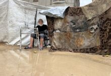 أمطار غزيرة تفاقم معاناة النازحين في غزة وحماس تحذر من كارثة إنسانية