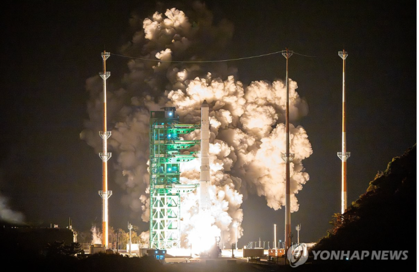 كوريا الجنوبية تطلق بنجاح صاروخ "نوري" الحامل لـ13 قمراً صناعياً 4 كوريا الجنوبية تطلق بنجاح صاروخ "نوري" الحامل لـ13 قمراً صناعياً