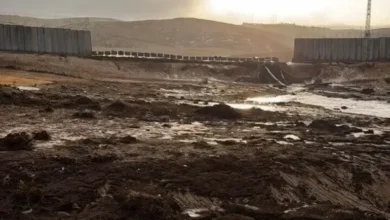 أمطار غزيرة تتسبب في انهيار جزء من جدار الفصل الاسرائيلي وتعطّل طرق بالضفة الغربية 2 أمطار غزيرة تتسبب في انهيار جزء من جدار الفصل الاسرائيلي وتعطّل طرق بالضفة الغربية