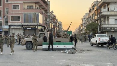 حظر تجول في حمص بعد جريمة ذات طابع طائفي ومحاولات لاحتواء التوتر