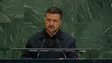 زيلنسكي: إما أن نخسر كرامتنا الوطنية أو نخسر شريكا أساسيا