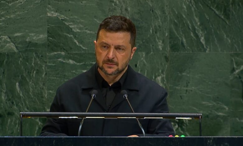 زيلنسكي: إما أن نخسر كرامتنا الوطنية أو نخسر شريكا أساسيا