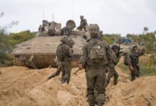 إعلام إسرائيلي:إصابة 3 جنود إسرائيليين بسقوط مركبة عسكرية شمال غزة