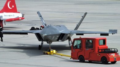 تركيا تكشف رسميًا عن المقاتلة المسيّرة "قزل ألما" بعد نجاح اختبار قتالي جديد