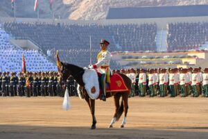 بالصور.. استعراض عسكري مهيب في سلطنة عُمان احتفالًا باليوم الوطني