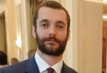 فرنسا.. ابن ساركوزي يقترح إجراء "يانصيب" للمهاجرين للخدمة في الجيش