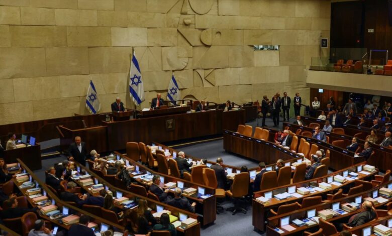 حمـ.اس تندد بمشروع قانون يسمح للمستوطنين بشراء أراضٍ في الضفة الغربية