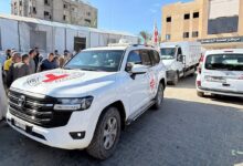 الصليب الأحمر يسلم 15 جثـ.ماناً لفلسطينيين ضمن صفقة تبادل مع إسرائيل