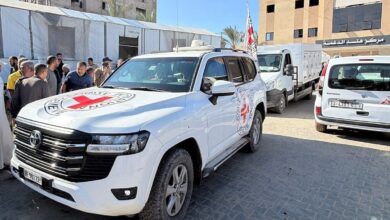 الصليب الأحمر يسلم 15 جثـ.ماناً لفلسطينيين ضمن صفقة تبادل مع إسرائيل