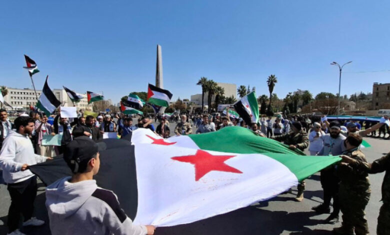 احتجاجات واسعة في الساحل السوري… ودمشق توضح موقفها