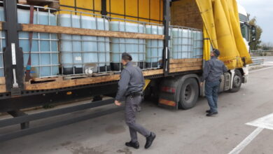 ليبيا: ضبط عصابة لتهريب الوقود وحجز 40 ألف لتر ديزل في الواحات