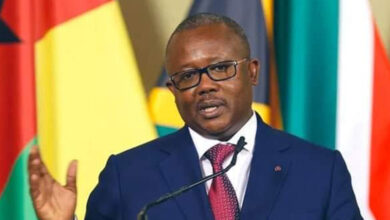 رئيس غينيا بيساو يُعتـ.قل والجيش يعلّق الدستور والانتخابات