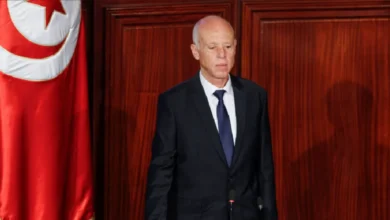 الرئيس التونسي يؤدي واجب العزاء لجيرانه في المنيهلة