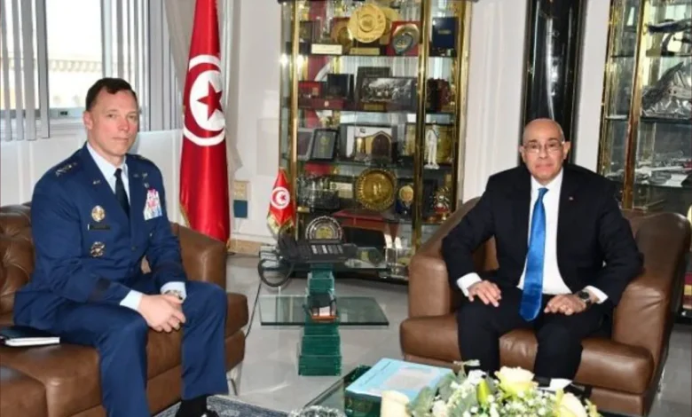 تونس تستقبل قائد القيادة العسكرية الأمريكية لإفريقيا في زيارة لتعزيز التعاون الدفاعي