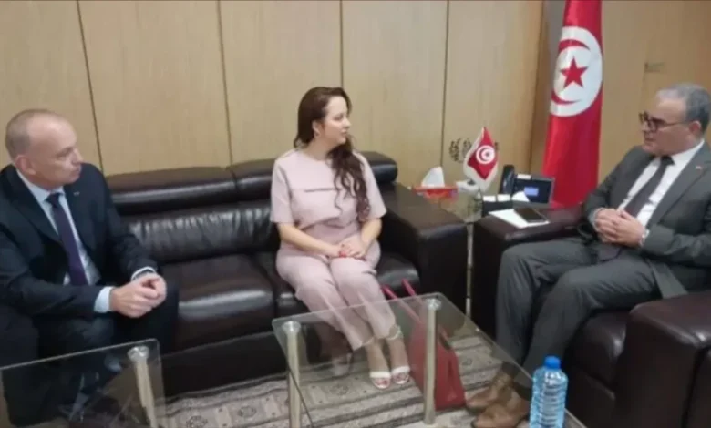 تونس تعزز شراكة صناعة مكونات الطائرات مع مجمع فرنسي 1 تونس تعزز شراكة صناعة مكونات الطائرات مع مجمع فرنسي