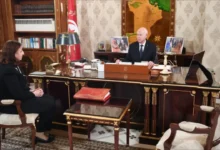 الرئيس التونسي يشدّد على حياد المرافق العمومية ويحذّر من مسؤولين "يؤجّجون الأوضاع"