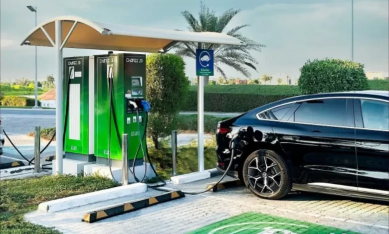الجزائر تنجز 1000 محطة شحن للسيارات الكهربائية عبر مختلف الولايات 1 الجزائر تنجز 1000 محطة شحن للسيارات الكهربائية عبر مختلف الولايات