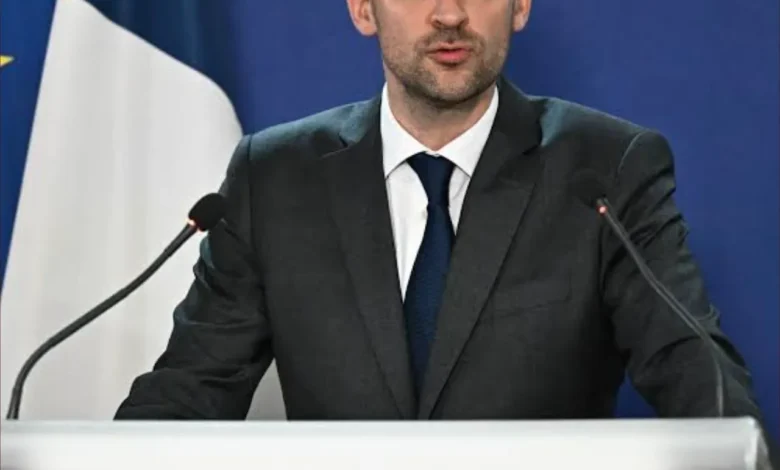 وزير الخارجية الفرنسي: “إطلاق الكاتب الجزائري صنصال يشكّل انتقادا مدويا لأنصار النهج المتشدد بباريس “ 1 وزير الخارجية الفرنسي: “إطلاق الكاتب الجزائري صنصال يشكّل انتقادا مدويا لأنصار النهج المتشدد بباريس “