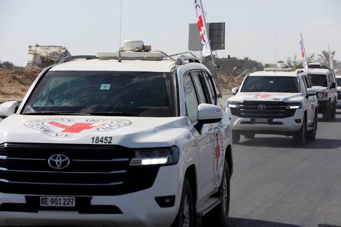 سرايا القدس تسلّم جثـ. ـة أسير إسرائيلي للصليب الأحمر في غزة