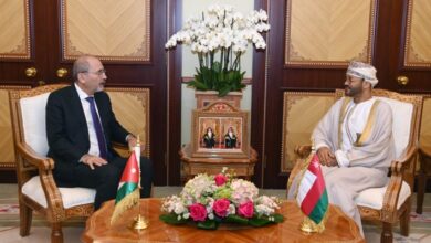 الأردن وعُمان تبحثان تعزيز التعاون الثنائي في مسقط