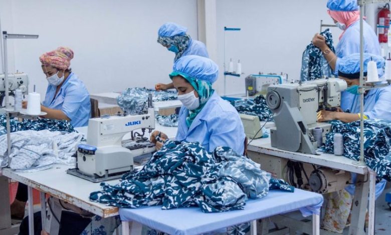المغرب يحافظ على موقعه كثامن أكبر مورّد للملابس إلى الاتحاد الأوروبي خلال 2025