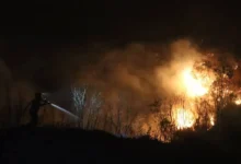 سوريا.. مدير الطوارئ وإدارة الكوارث في اللاذقية: اندلاع حريق حراجي على طريق الإيمان البسيط في اللاذقية