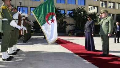 الجزائر...الفريق أول السعيد شنقريحة يستقبل وزيرة الدفاع الزيمبابوية لتعزيز التعاون العسكري